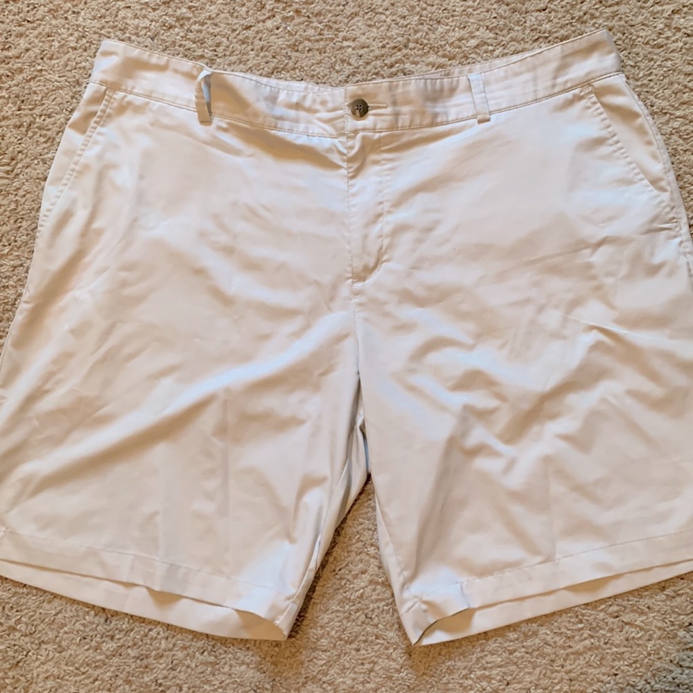 Adidas Climalite khaki shorts Size 42 waist